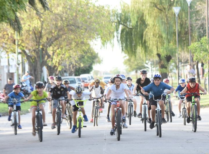 Ciclismo en los barrios: Promoviendo el deporte y la diversión en la avenida Providentti, barrio Belgrano