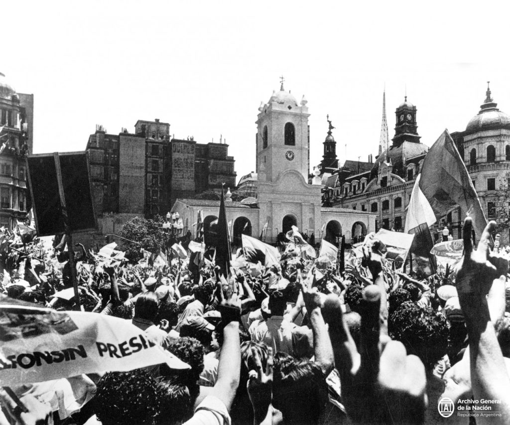 El 12 de junio de 1983 el país dio el primer paso de la democracia argentina