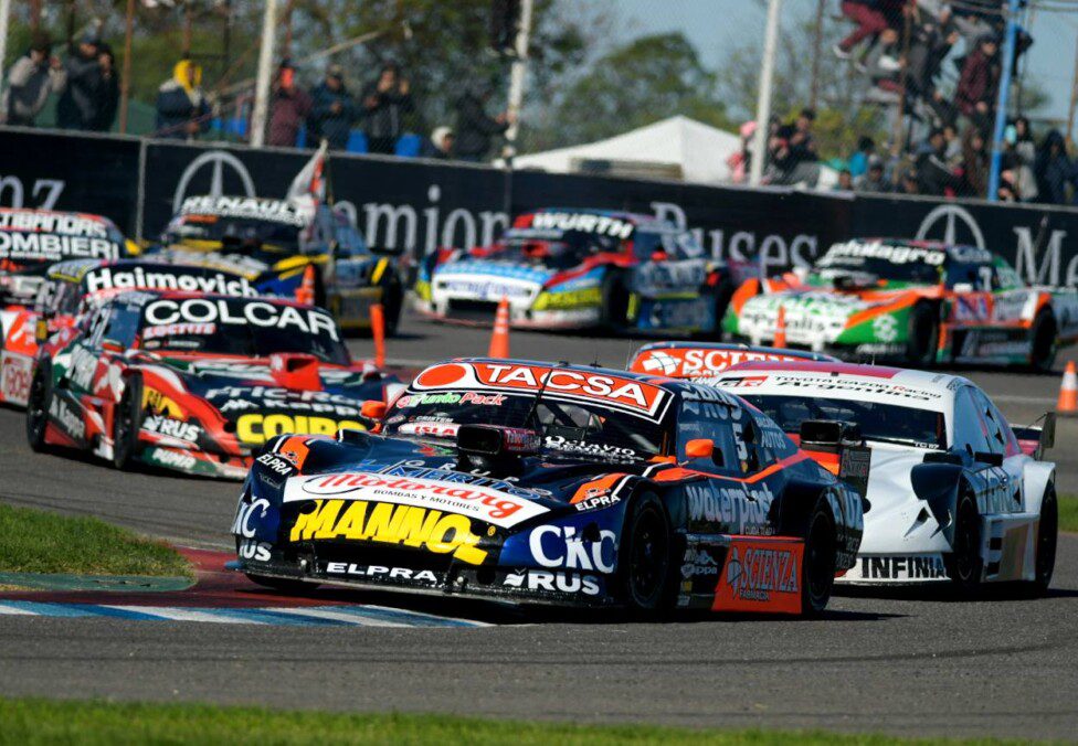 Santiago Mangoni de Chevrolet se llevó la victoria en el autódromo de Rafaela