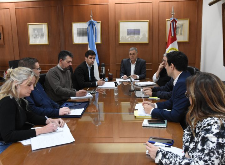 Temas principales en la reunión entre los equipos de Viotti y Castellano