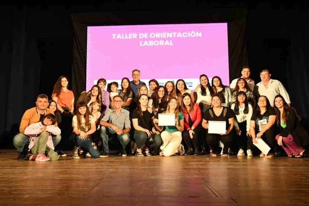 La Municipalidad de Rafaela celebró la entrega de certificados a 909 graduados en oficios durante el año 2023