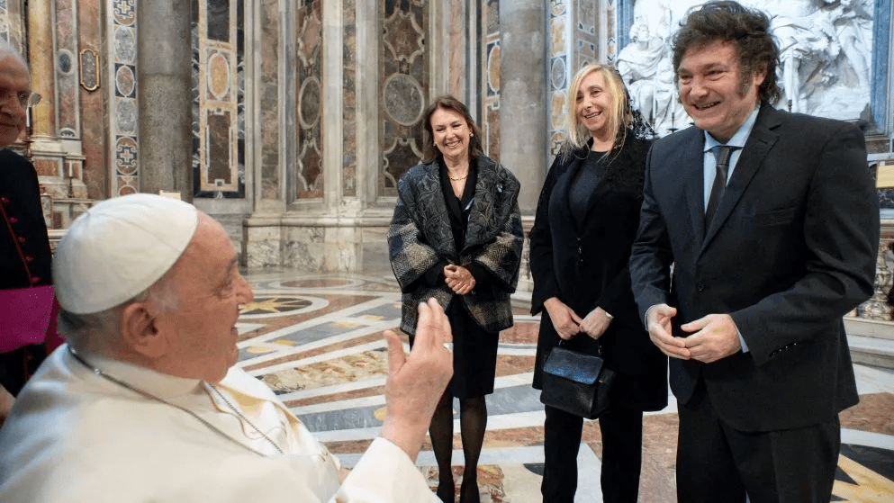 Milei se reunirá en privado con el papa Francisco y Georgia Meloni en el cierre de su gira internacional