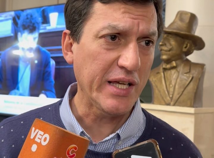 Entrevista a Juan Argañaraz en Aire de Santa Fe y Canal VEO: Propuesta al Art. 3 de la Comisión de Derechos y Garantías Entrevista a Juan Argañaraz en Aire de Santa Fe y Canal VEO: Propuesta al Art. 3 de la Comisión de Derechos y Garantías