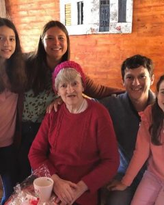 Día de la Madre: Tres Generaciones de Amor Maternal y Legado de Vida
