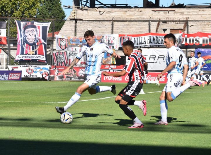 ¡Triunfazo agónico! El Celeste se lo llevó en la última ante Chacarita y no para de ganar.